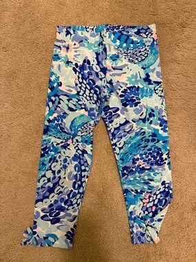 Lilly Pulitzer Blue Multi Print Capri Leggings